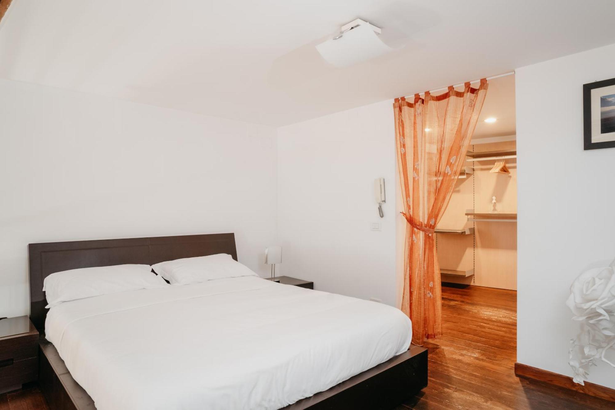 Apartamento La Casa Dell' Avvocato - Centro Nápoles Exterior foto